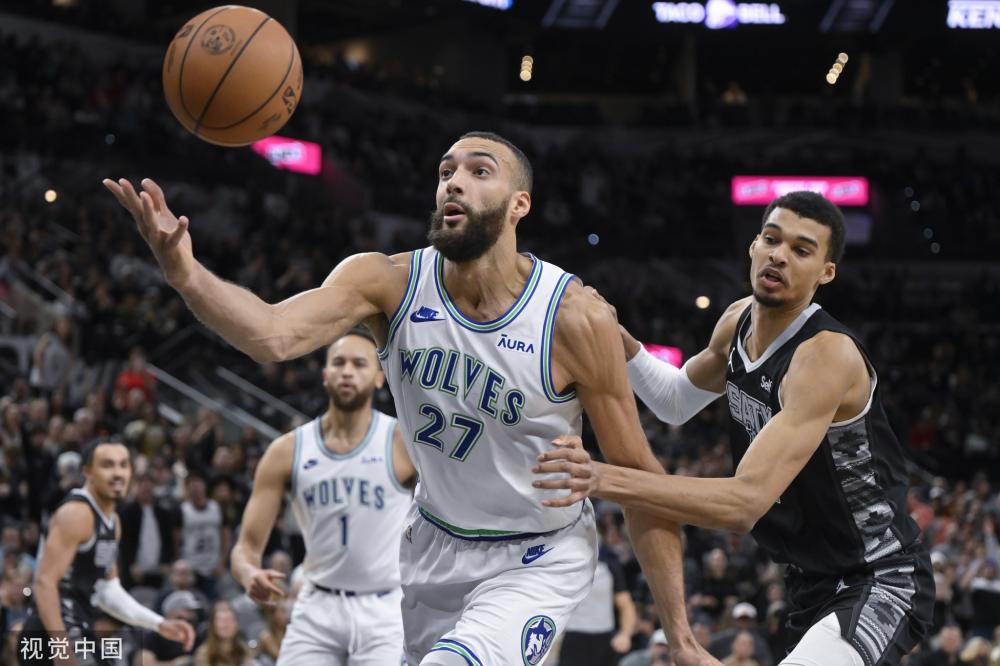 戴维斯在鹈 戴维斯在鹈