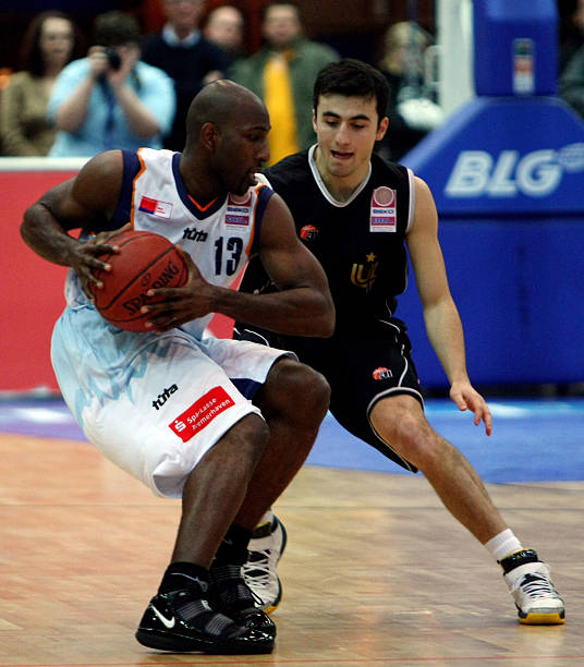 似背景下的 似背景下的