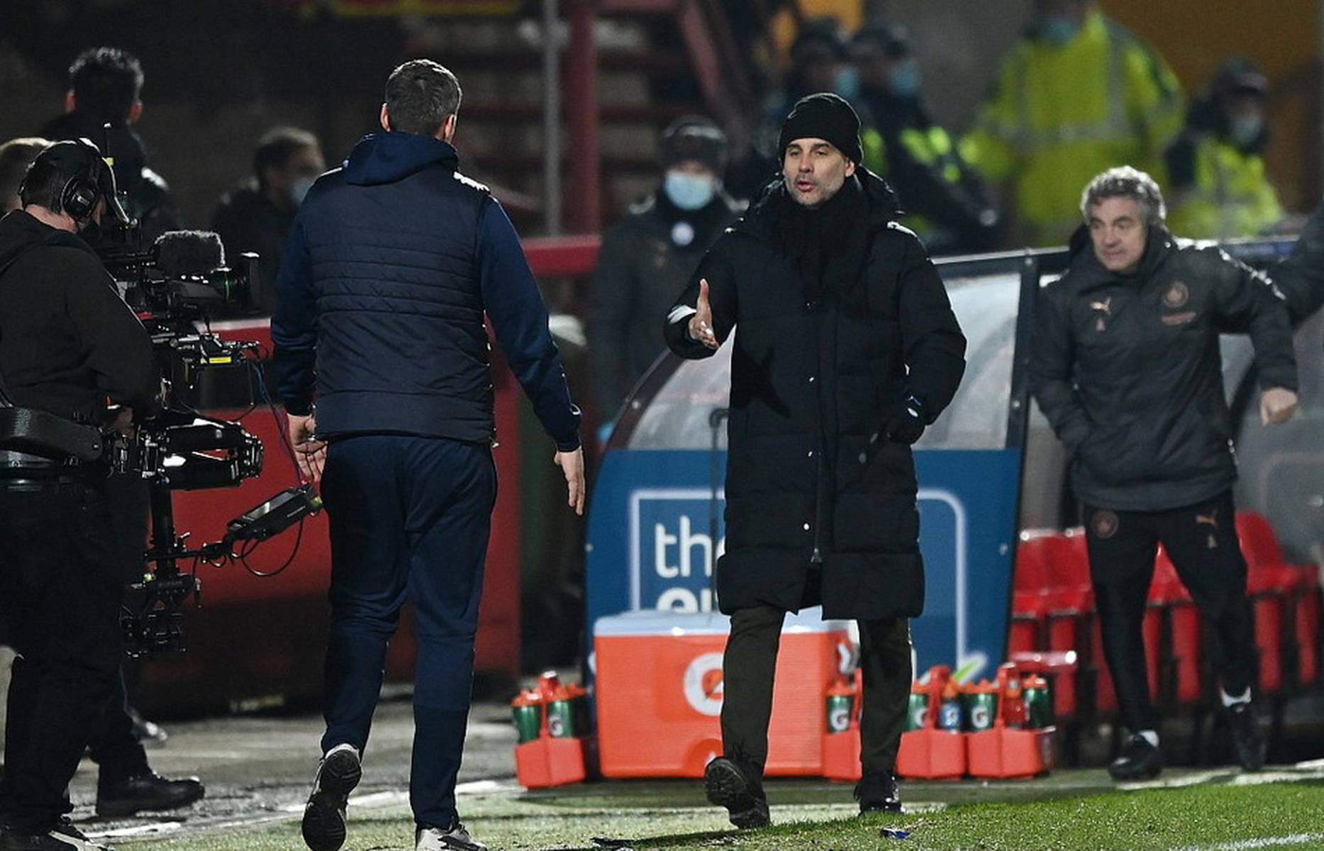 挥更加稳健 挥更加稳健